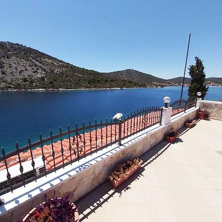 Apartments Carmen Винишче Экстерьер фото