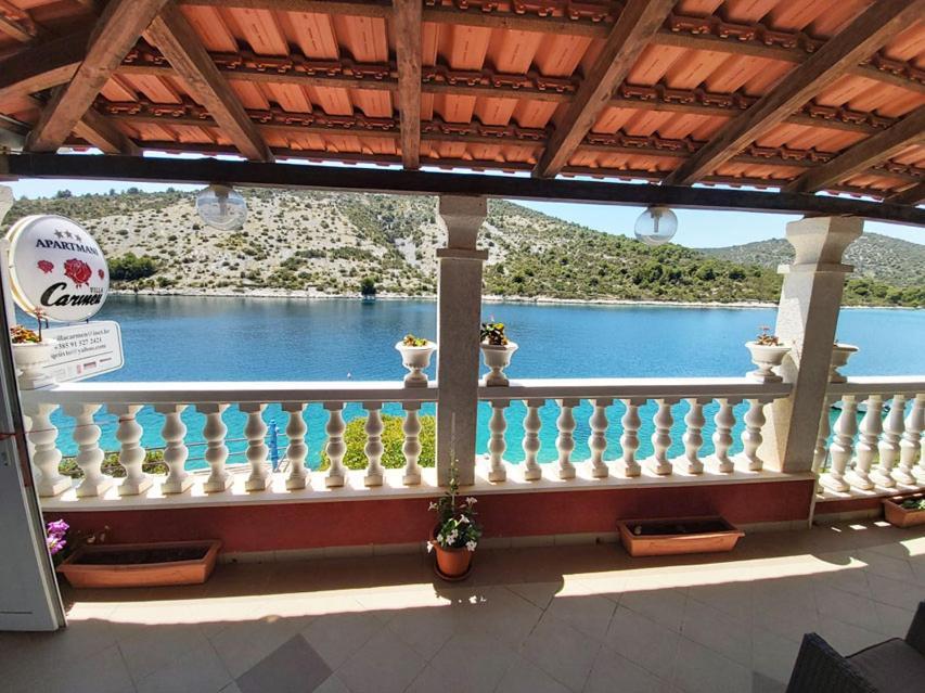 Apartments Carmen Винишче Экстерьер фото
