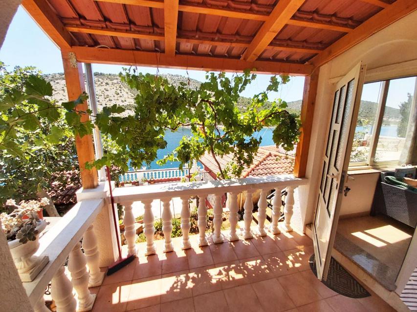 Apartments Carmen Винишче Экстерьер фото