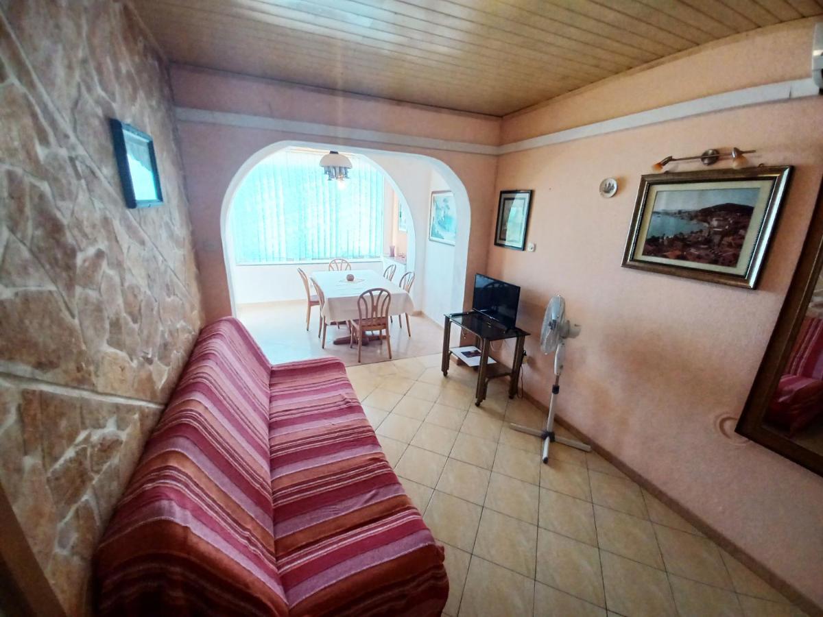 Apartments Carmen Винишче Экстерьер фото