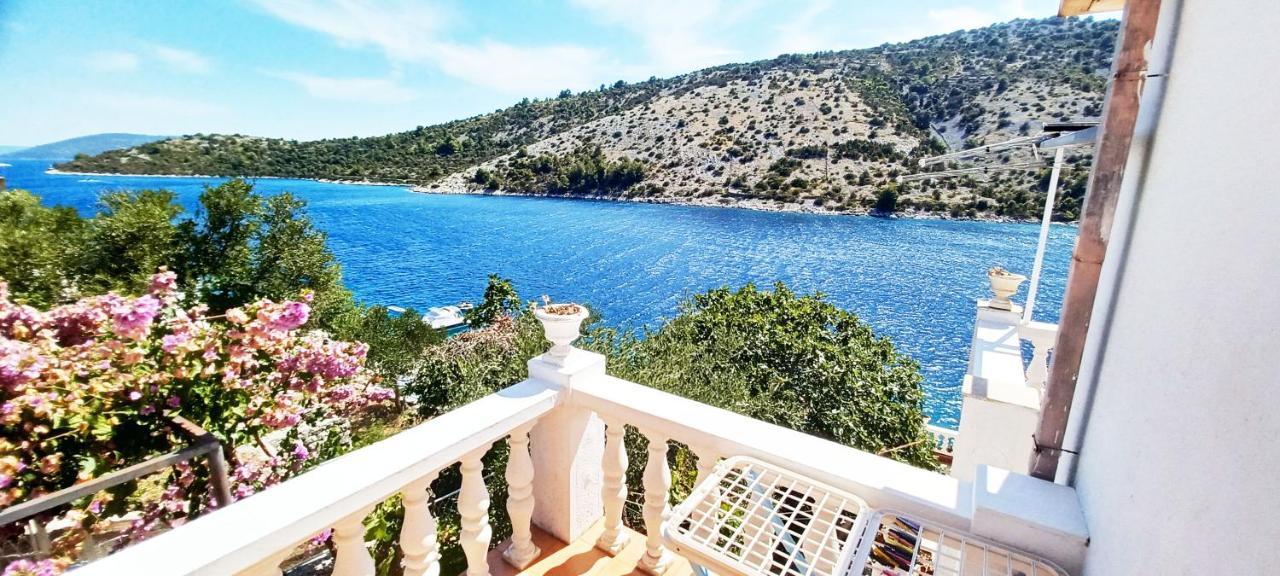 Apartments Carmen Винишче Экстерьер фото