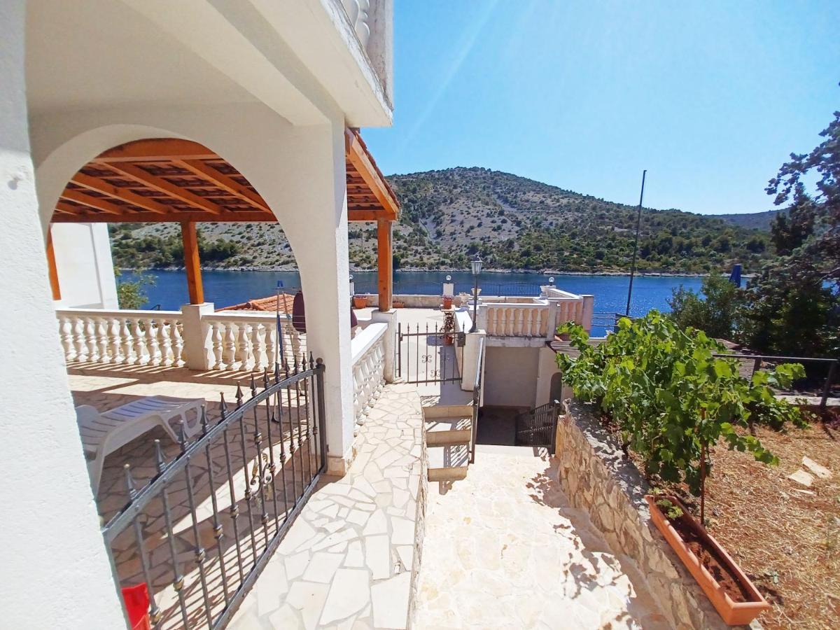 Apartments Carmen Винишче Экстерьер фото