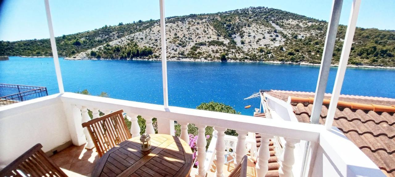 Apartments Carmen Винишче Экстерьер фото