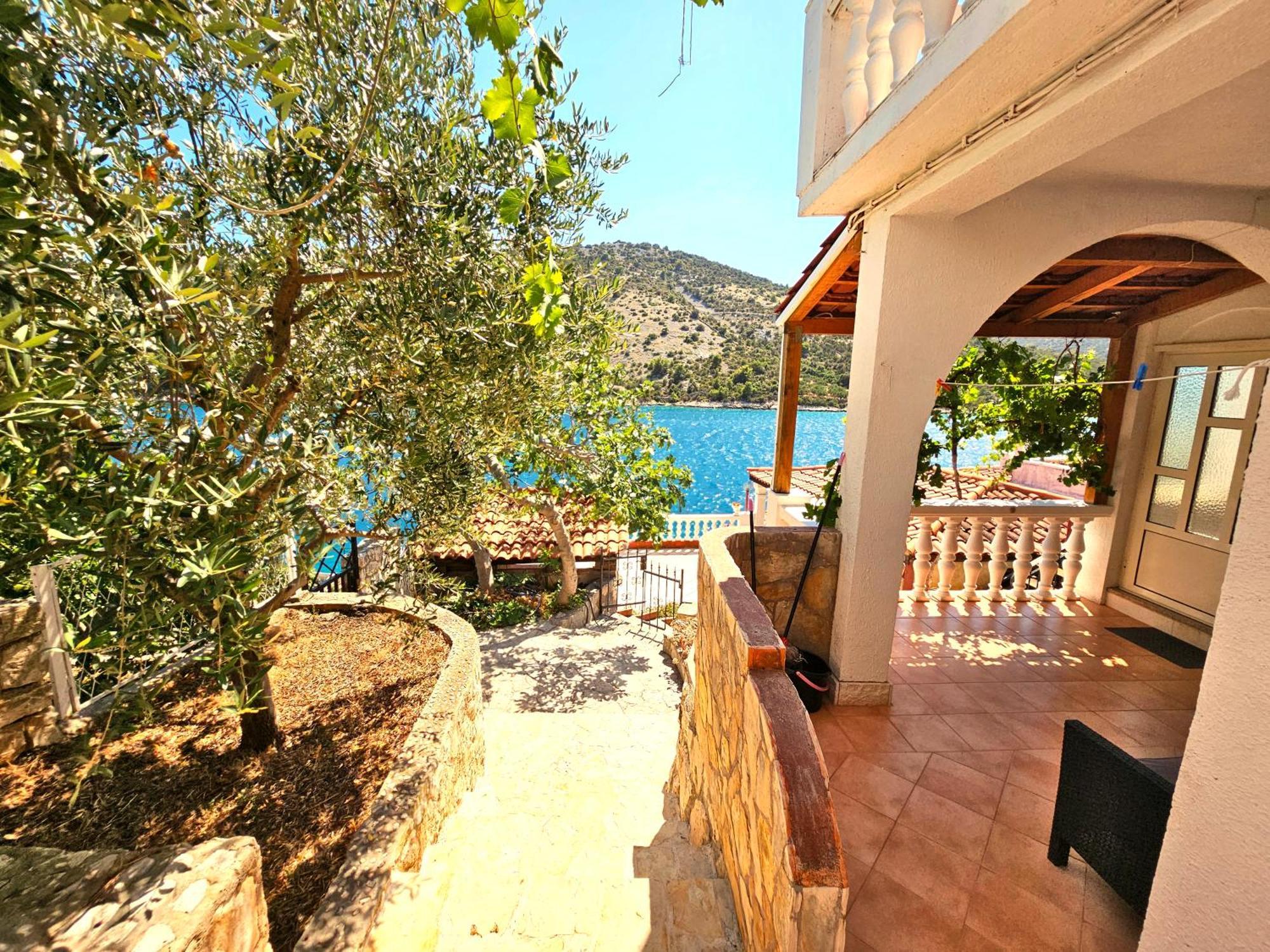 Apartments Carmen Винишче Экстерьер фото
