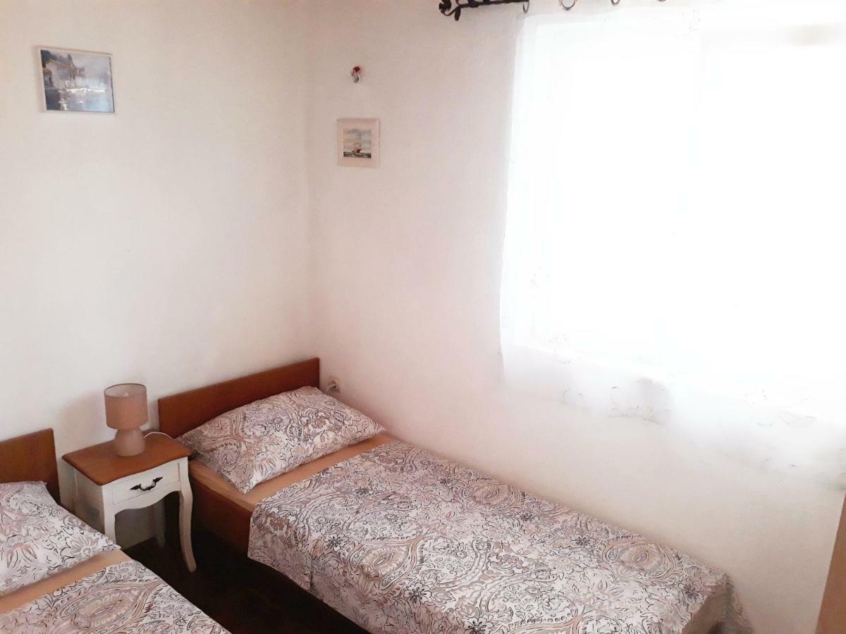 Apartments Carmen Винишче Экстерьер фото