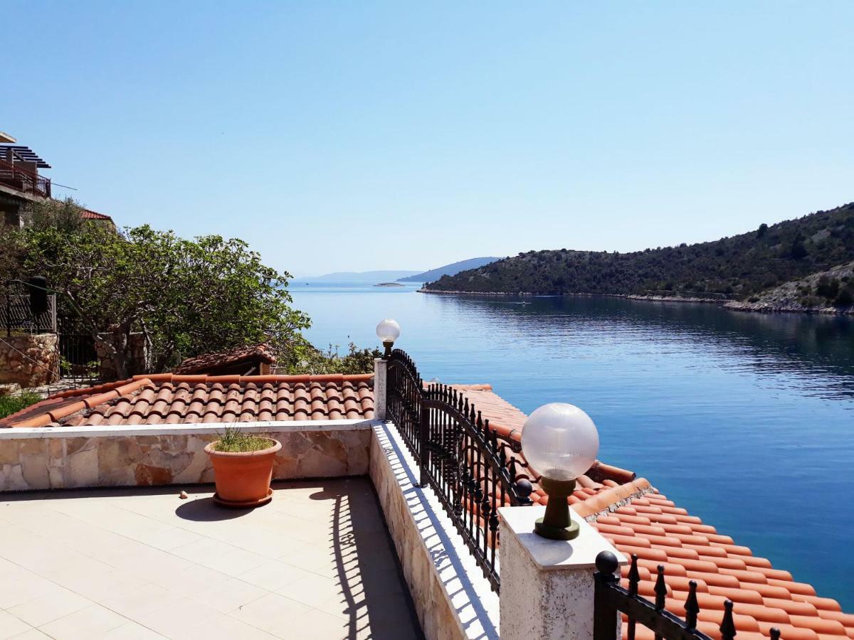 Apartments Carmen Винишче Экстерьер фото