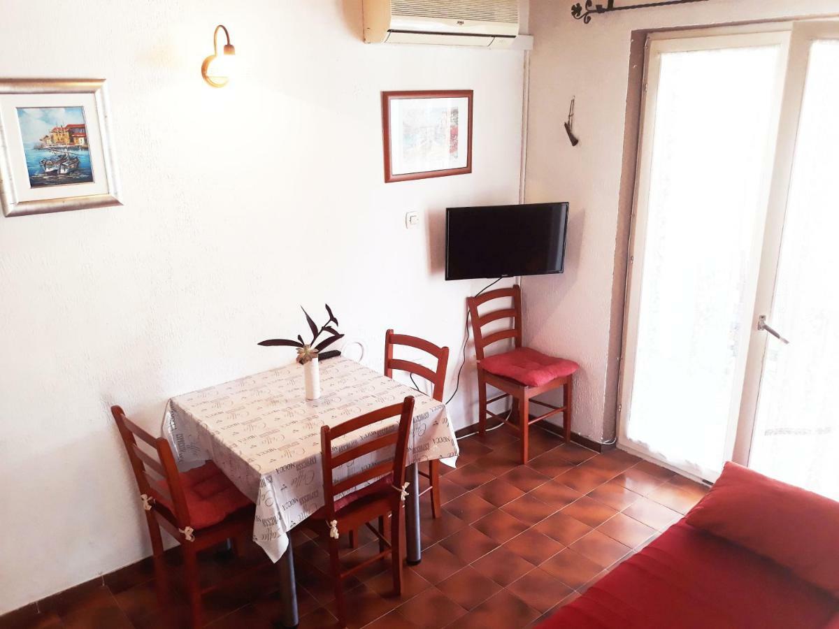 Apartments Carmen Винишче Экстерьер фото
