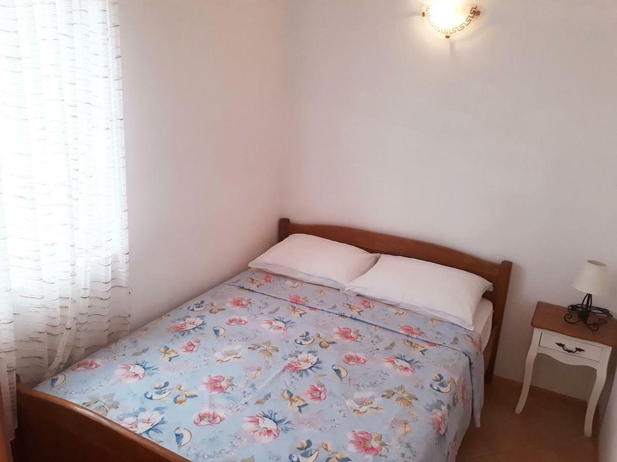 Apartments Carmen Винишче Экстерьер фото